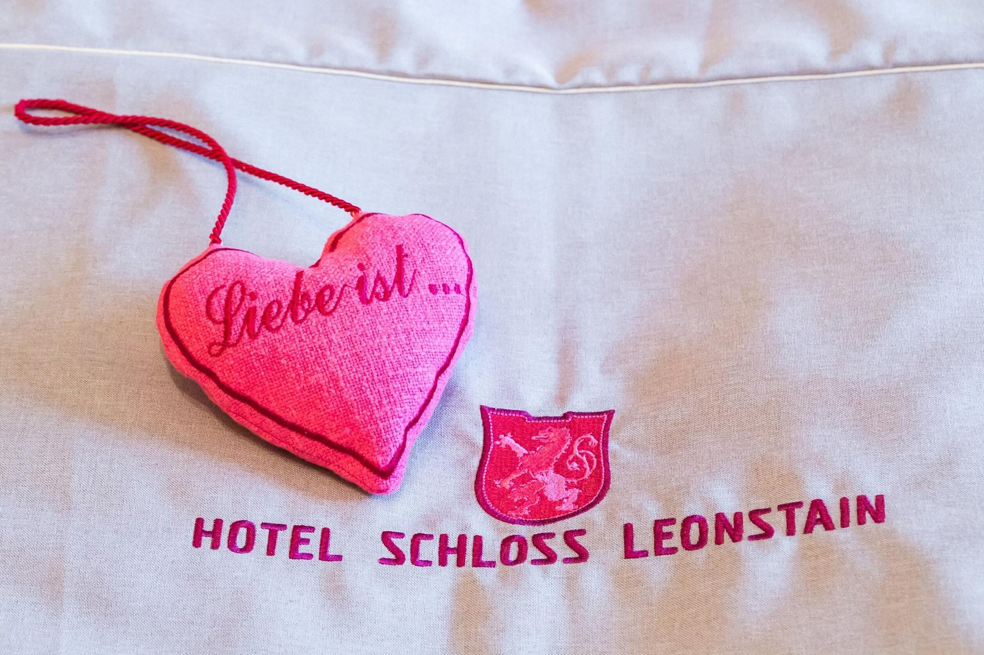 Hotel Schloss Leonstain Пёрчах-ам-Вёртерзе Экстерьер фото